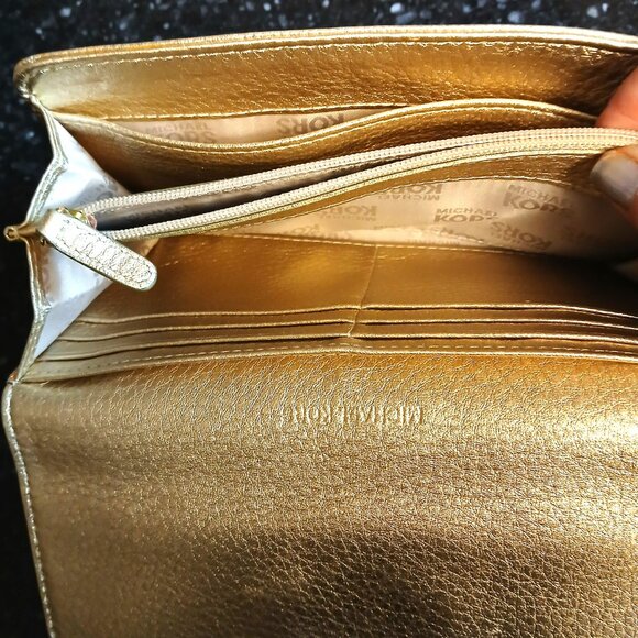 MICHAEL KORS Wallet - Picture 9 of 15